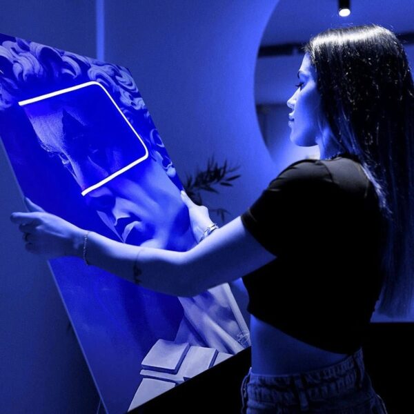 Joker David Statue UV Neon - Image 2