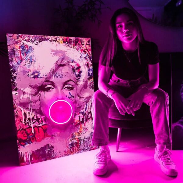 Marilyn Bubble UV Neon Sign - Image 2